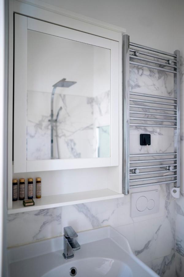ชาโต เด แอย์ Hotel Saint-Etienne-de-Saint-Geoirs ภายนอก รูปภาพ